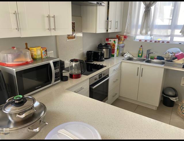 3 BEDROOM TOWNHOUSE RENTED IN CLARENDON